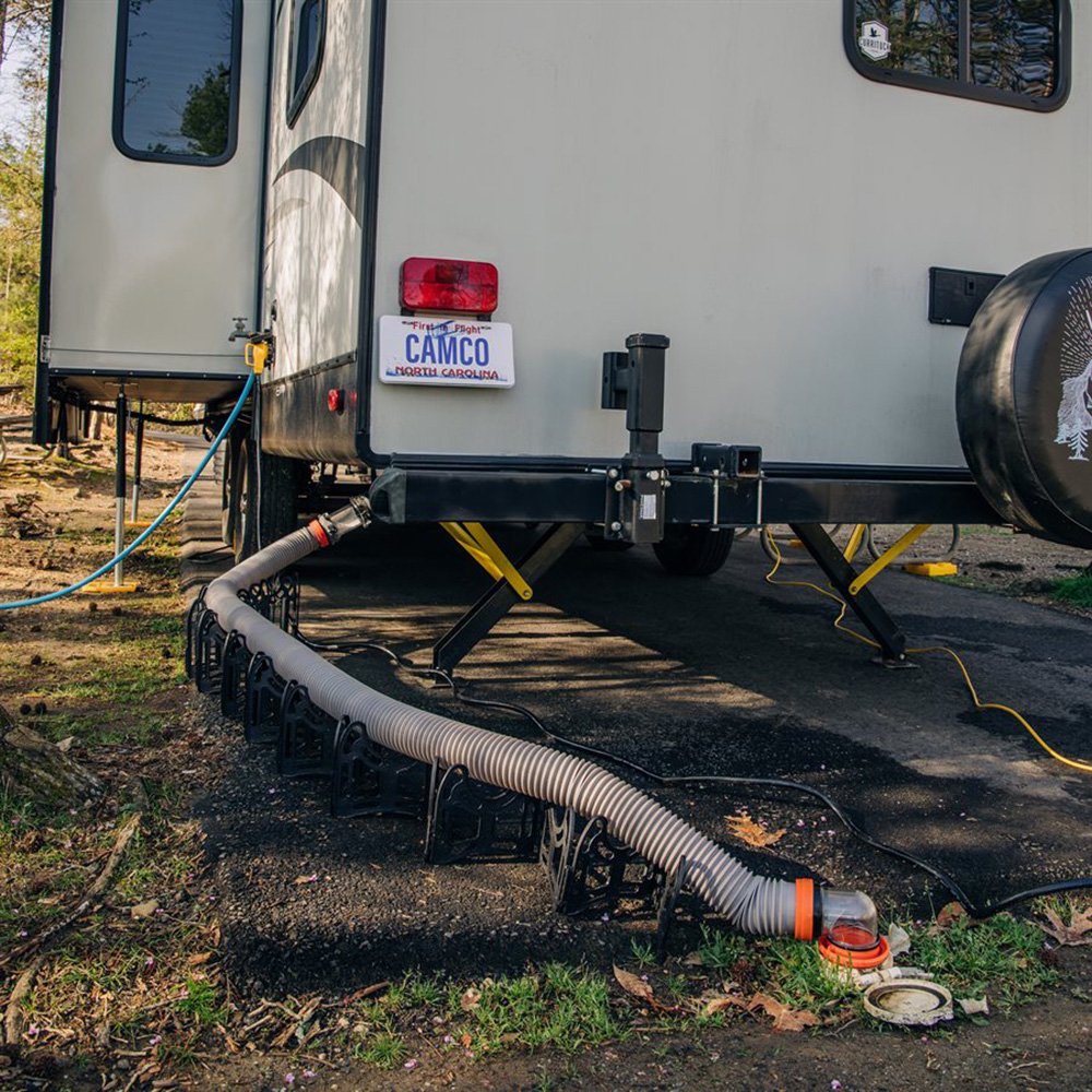 CAMCO RHINO 20' SEWER HOSE W/ 4N1, ELBOW, AND CAPS - Image 2